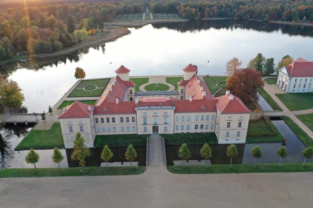 Ferienwohnung LoggiaHaus am Schloss, Schloss- und Seeblick Rheinsberg Exterior foto