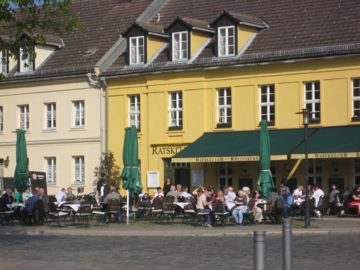 Ferienwohnung LoggiaHaus am Schloss, Schloss- und Seeblick Rheinsberg Exterior foto